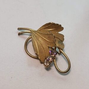 Vintage BSK Gold Tone Ginkgo Leaf Brooch OS Gold Purple Rhinestone MCM Pin